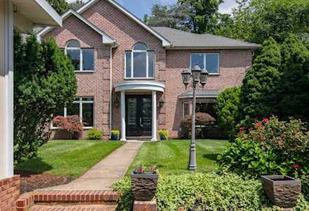 207 Pembrook Rd Mountainside, NJ 07092