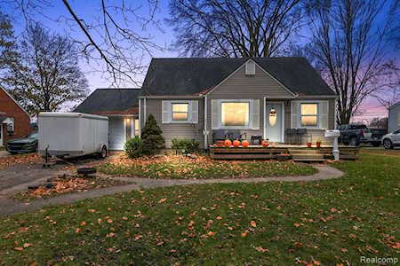 143 Croswell St Romeo, MI 48065