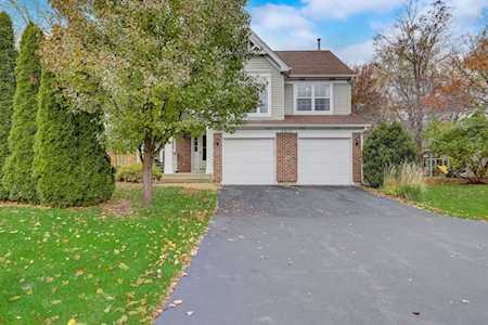 2215 Applewood Ln Woodstock, IL 60098