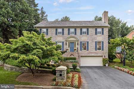 9708 Holloway Hill Ct Potomac, MD 20854