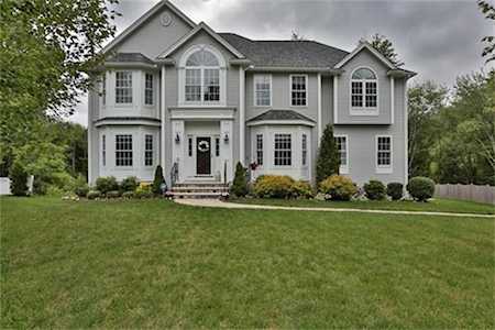 5 Riverfront Drive Amesbury, MA 01913