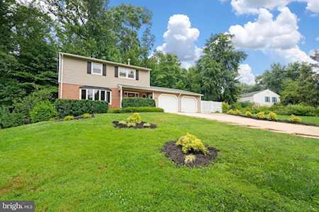 4825 Springbrook Dr Annandale, VA 22003