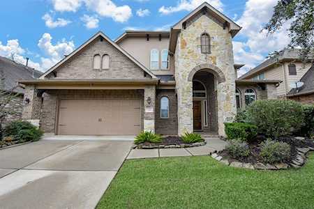 155 W Wading Pond Circle Tomball, TX 77375