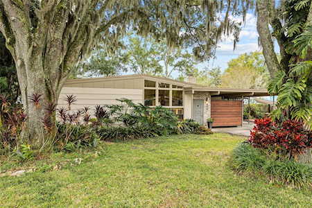 809 E River Dr Temple Terrace, FL 33617