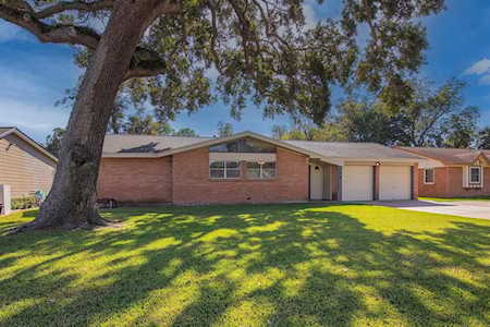128 Mulberry Street St Lake Jackson, TX 77566