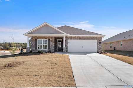 145 River Pointe Drive New Market, AL 35761