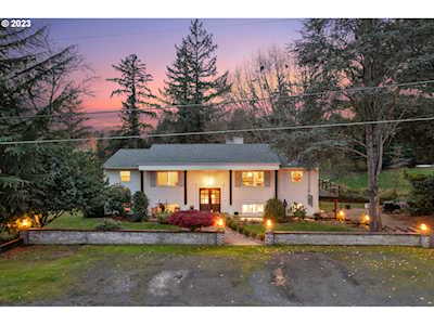 13805 NE Lake Shore DR Newberg, OR 97132