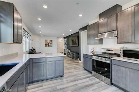 8795 Oak Lawn St Las Vegas, NV 89148