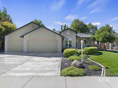 1921 W Pebblestone St Meridian, ID 83646