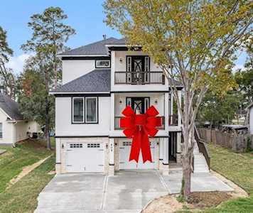 605 Baywood St Shoreacres, TX 77571