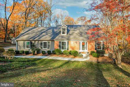 145 Ivywood Ln Wayne, PA 19087