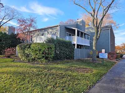 1520 Stonebridge Trl #1-3 Wheaton, IL 60189