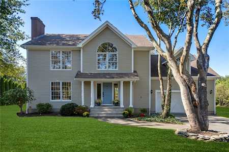 62 Bluegrass Dr Middletown, RI 02842