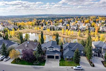 225 Crystalridge Rise Okotoks, AB T1S 1W4