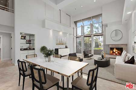 1520 S Beverly Glen Blvd #104 Los Angeles, CA 90024