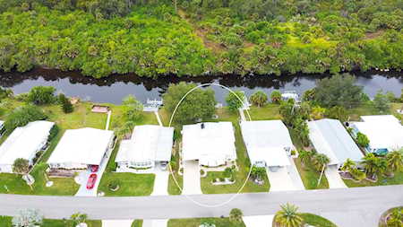 33 Castle Dr Nokomis, FL 34275