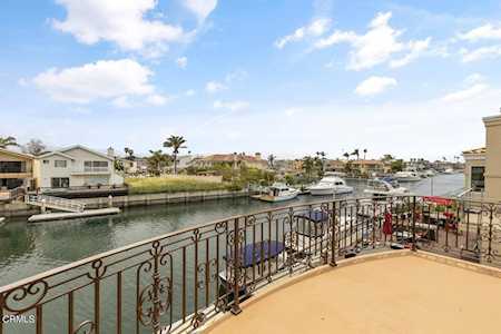 2110 Ravoli Dr Oxnard, CA 93035