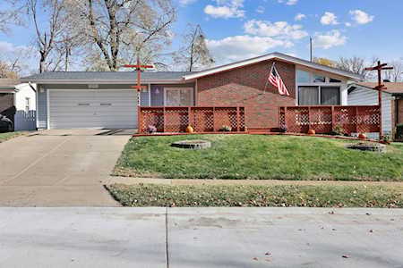 7334 Boellner Dr Hazelwood, MO 63042