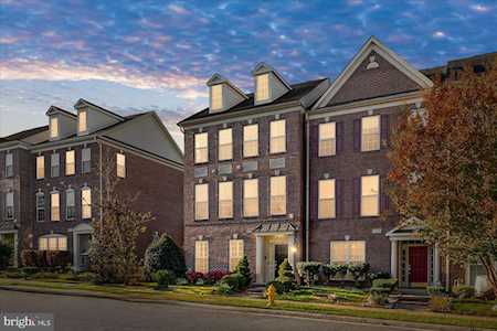 2729 Celestial Dr Woodbridge, VA 22191