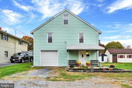 719 Water St Mount Joy, PA 17552