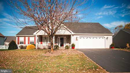 1245 Willow Creek Dr Mount Joy, PA 17552