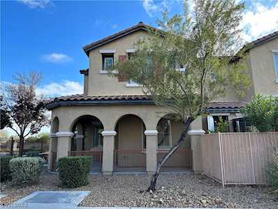 8625 Rowland Bluff Ave Las Vegas, NV 89178