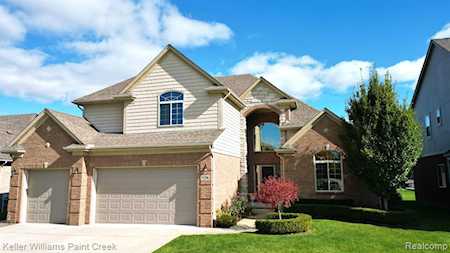 55296 Breton Woods Dr Macomb, MI 48042
