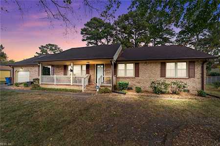 2105 Cherryhill Ln Chesapeake, VA 23325