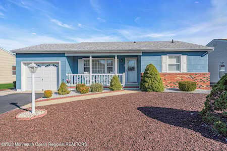 20 Hampshire Rd Toms River, NJ 08757
