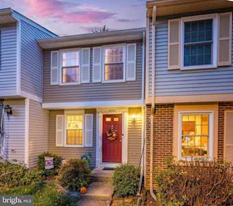 1652 Harvest Green Ct Reston, VA 20194