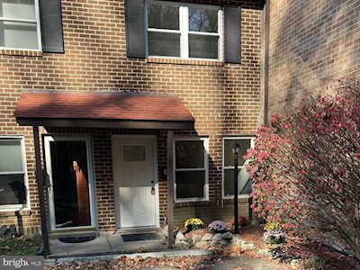 95 Park Vallei Ln Brookhaven, PA 19015