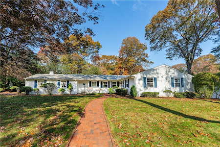165 Laurel Hill Rd East Greenwich, RI 02818