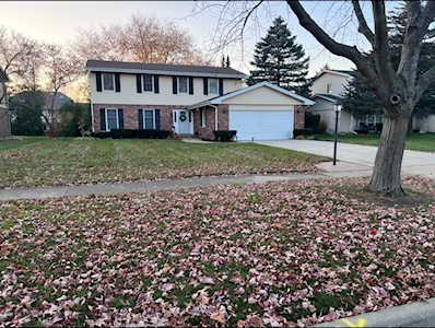 7628 Rohrer Dr Downers Grove, IL 60516
