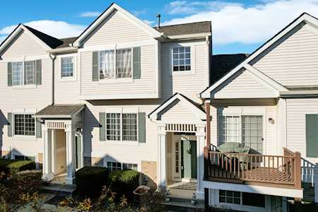 147 Enclave Circle #B Bolingbrook, IL 60440
