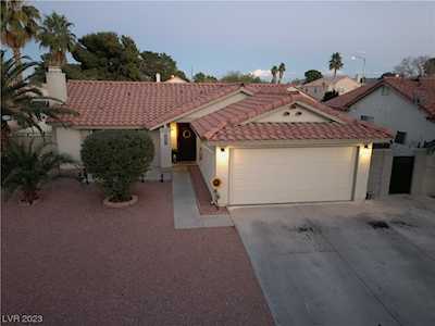 8218 Palmada Dr Las Vegas, NV 89123