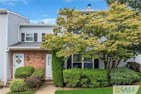 112 Brookview Circle Jamesburg, NJ 08831