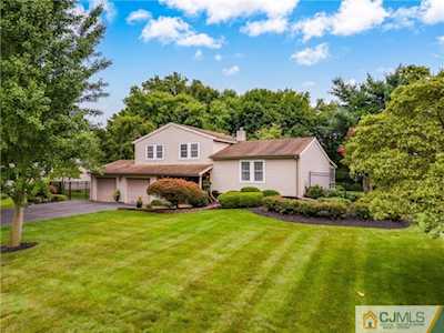 9 Welcome Farms Road South Brunswick, NJ 08852