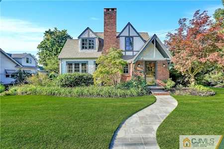 13 Bunker Hill Drive Cranbury, NJ 08512