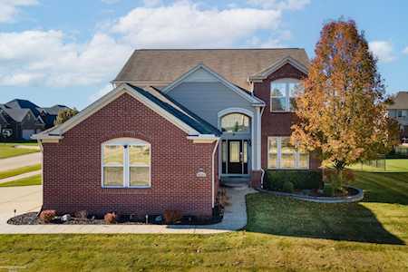 56701 Lindale Ave Macomb, MI 48042