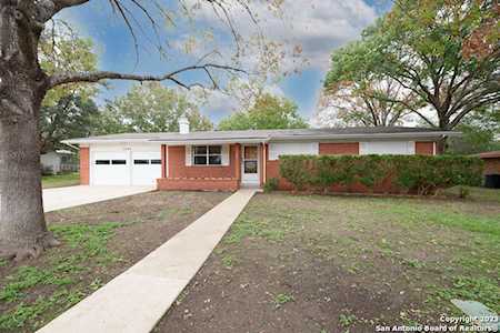 1364 Rivercrest Dr New Braunfels, TX 78130