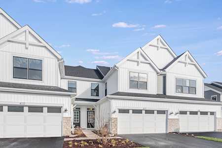 4112 Chelsea Manor Circle Aurora, IL 60504