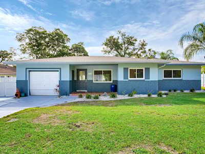 3282 Honeysuckle Rd Largo, FL 33770