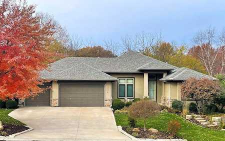 1536 SW Hedgewood Ln Lee's Summit, MO 64081