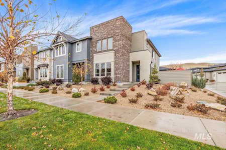 4494 E Parkcenter Boise, ID 83716