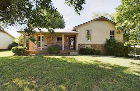 145 Riverwood Dr Hendersonville, TN 37075
