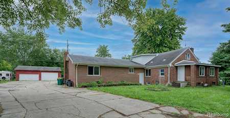 21420 Gill Rd Farmington Hills, MI 48335