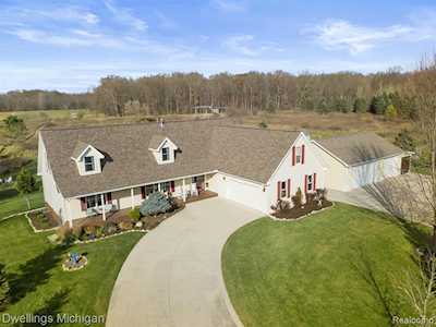 1588 Woodhaven Rd Howell Twp, MI 48855