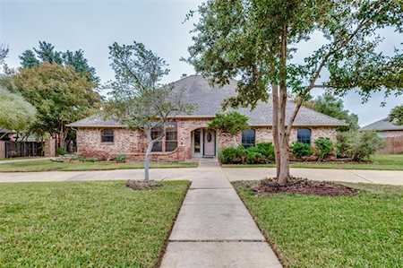 808 Shady Creek Drive Kennedale, TX 76060