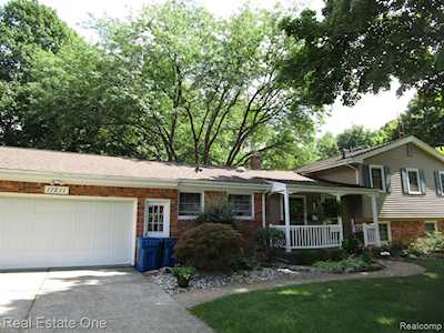 11211 Old Bridge Rd Grand Blanc, MI 48439