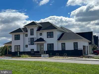 5817 Oxtail Circle East Petersburg, PA 17520